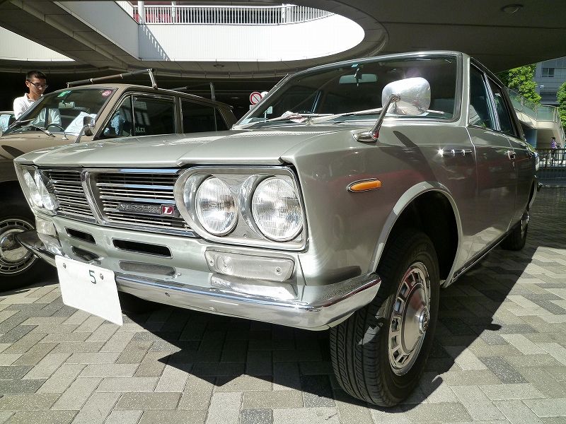 日産ローレル
