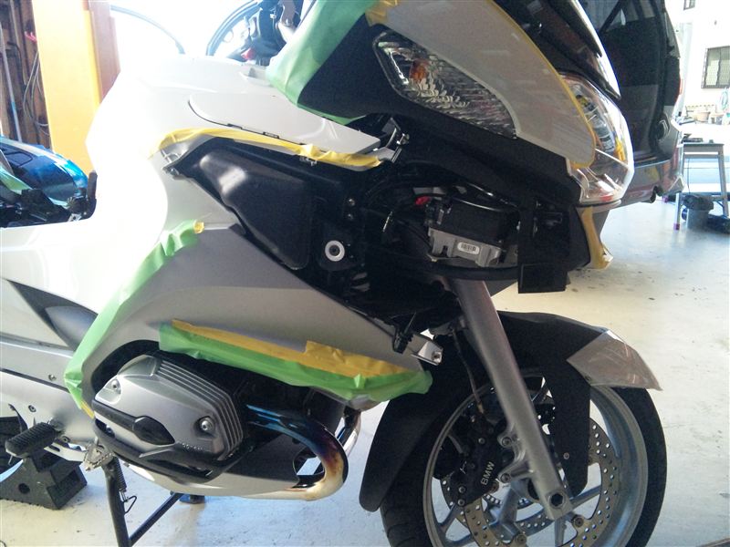 BMW R1200RTに無線機取り付け完了～！｜ITODENKI-SERVICEの