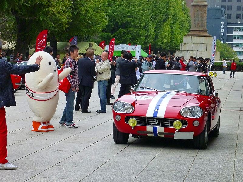 №５３　フェラーリ３３０ＧＴ２＋２（１９６４年）