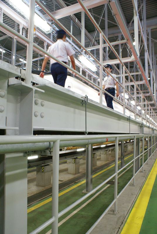 上下二段の作業スペースが、なんだか燃えますw
