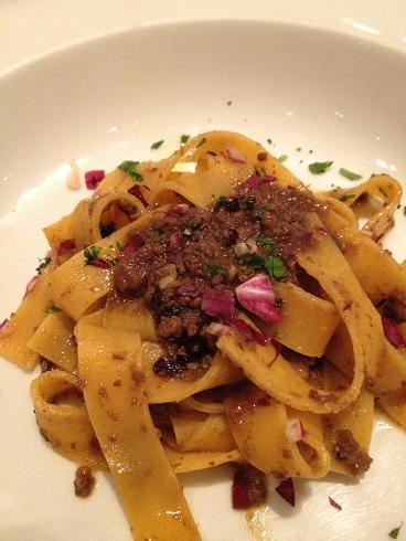 蝦夷鹿のタリアテッレです。 煮込んだお肉の甘みがタマリマセン。
