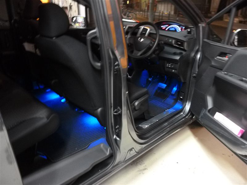 フリードにも 最 光 品質 Bellof Led エーモンフットランプ アリーナホーン他 Itodenki Serviceのブログ 井藤電機サービスの 電気人 エレキスト みんカラ