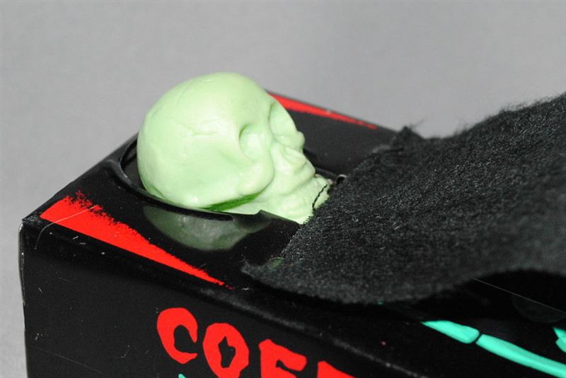 T9 ブリキ ゼンマイ可動確認済 COFFIN BANK ガイコツ 骸骨 - その他