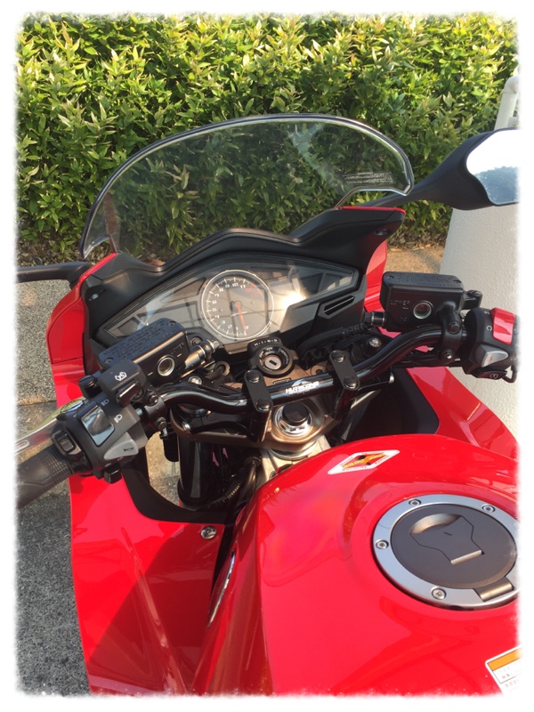 由紀んこのフォトギャラリー 16 3 5 ｖｆｒバーハン計画 ホンダ Vfr800f みんカラ