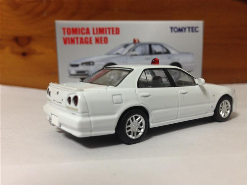 トミカリミテッドビンテージネオ R34スカイライン後期型3台