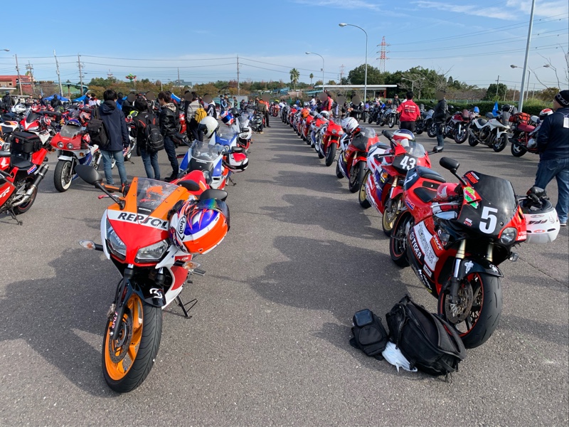 こうめてるぞう のフォトギャラリー 鈴鹿サーキットファンミーティングに参加しよう その２ ホンダ Cbr250r みんカラ