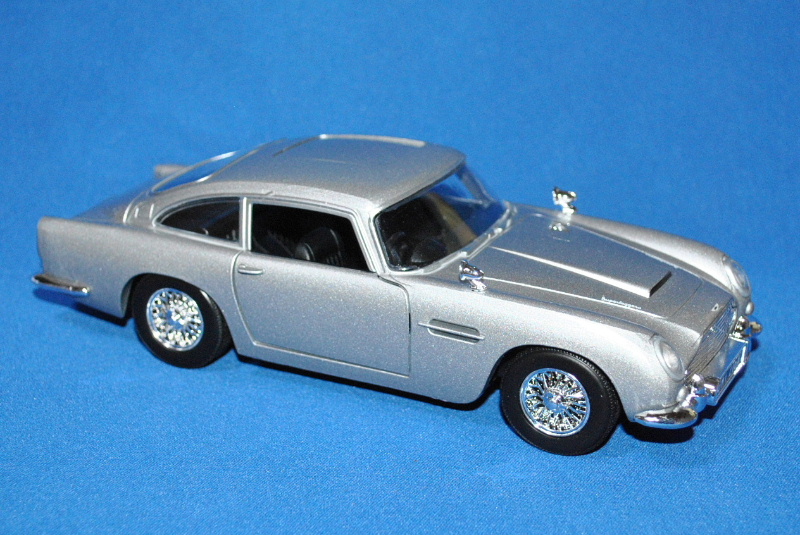 モーターマックス 1/24 007ゴールドフィンガー アストンマーチン