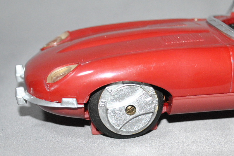 ハツネ電機 ジャガーEタイプ 乗用車型トランジスターラジオ