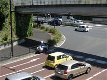 環２今井交差点 携帯・信号無視