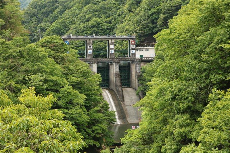 道志ダム（神奈川県企業庁）　/　奥相模湖（相模川水系道志川）