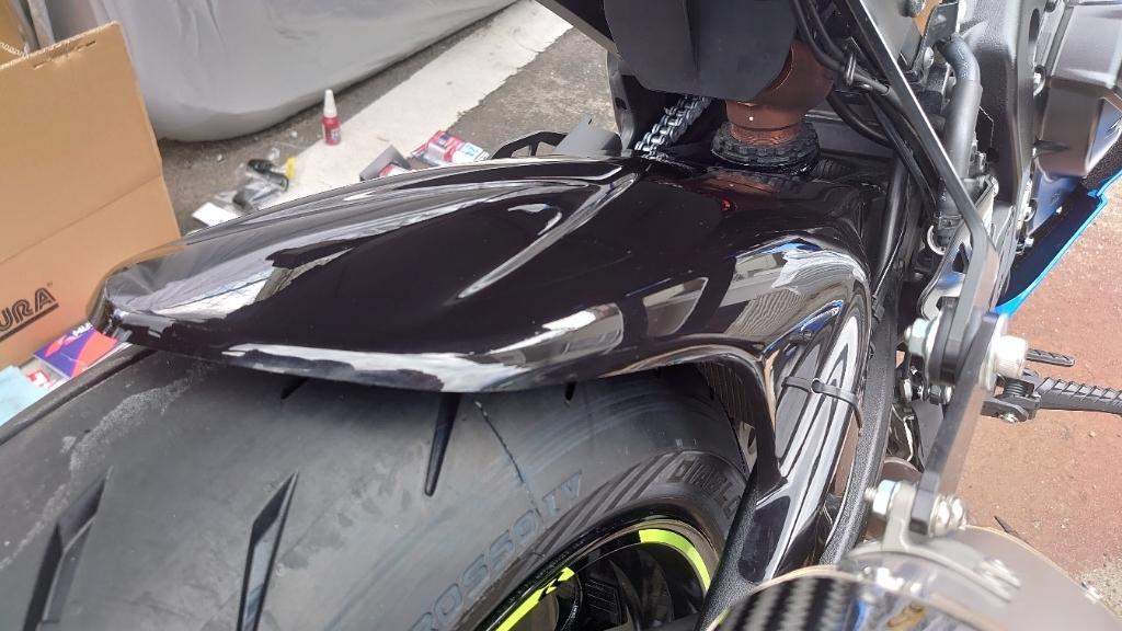 GSX-R1000R マジカルレーシング製 上手かっ リアフェンダー
