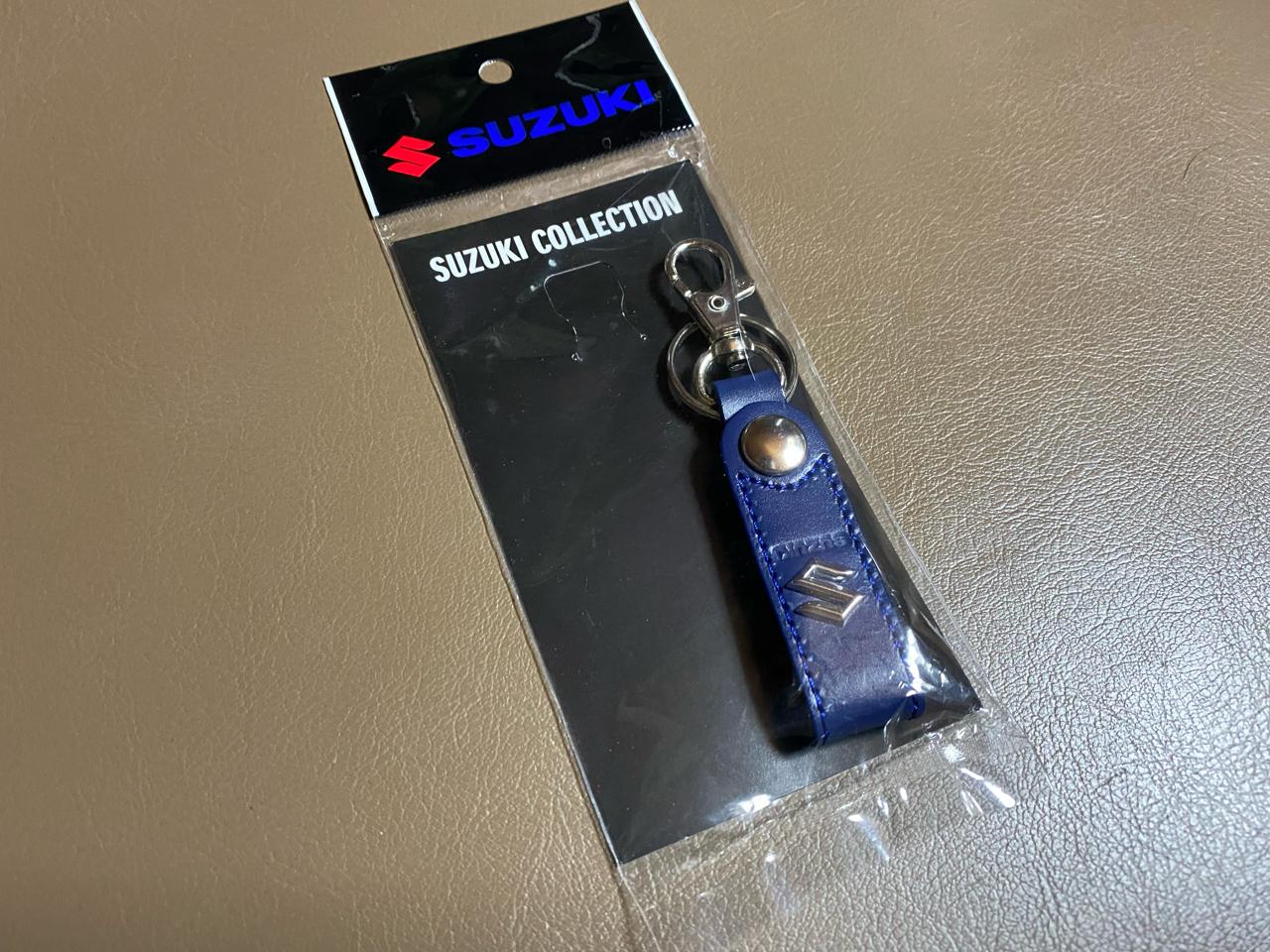 激安店舗 スズキ(純正) レザーベルティングキーホルダー ブルー のパーツ ミュージシャン