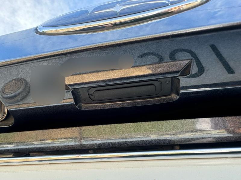 Vuzmode リアブートラッチ 車のテールゲート トランク リアドア