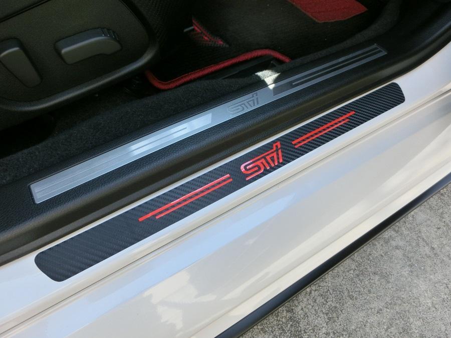 WRX STI用サイドシルプレート(チェッカー柄+レッドアクセント)ステンレス SUBARU WRX STI スバル STI【VAB】 サイドシルプレート(STI