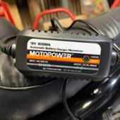 MOTOPOWER 充電器