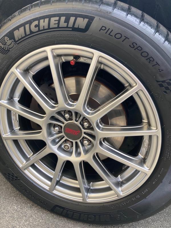 MICHELIN PILOT SPORT 4 225 55ZR17 michelin-pilot-sport-4-225-55zr17