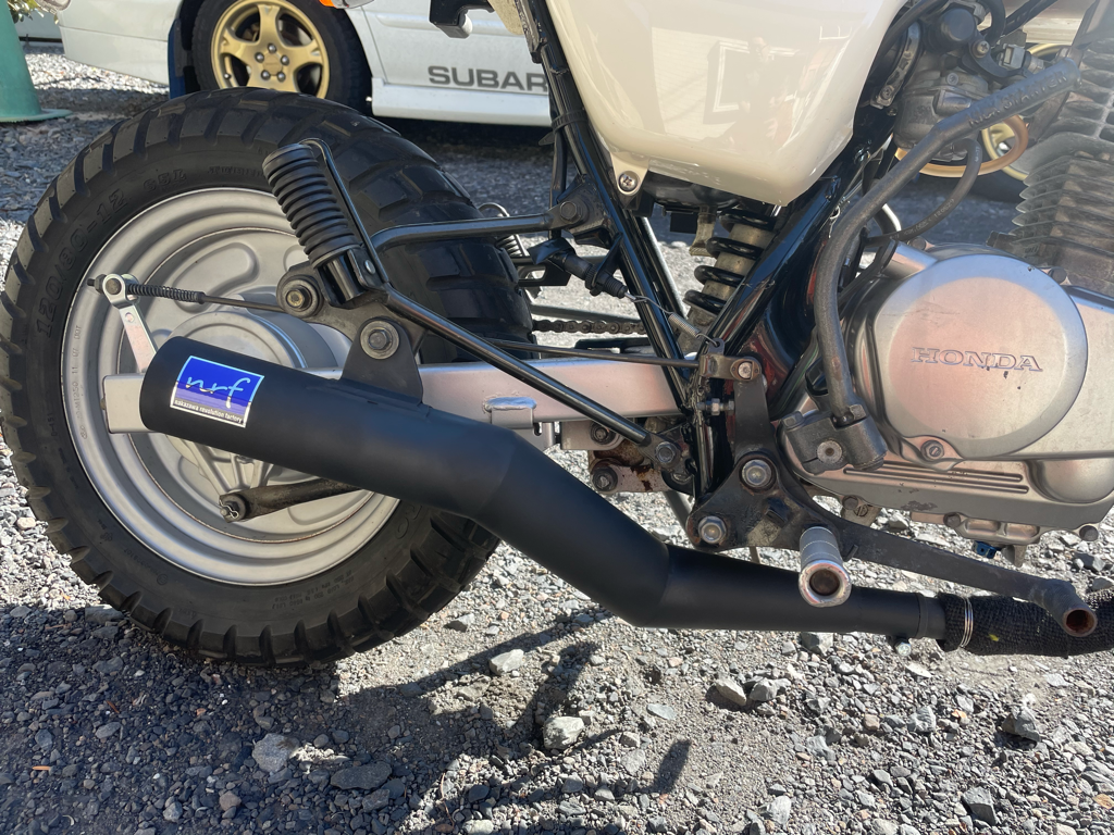 NRF レトロステージスリップオンマフラー