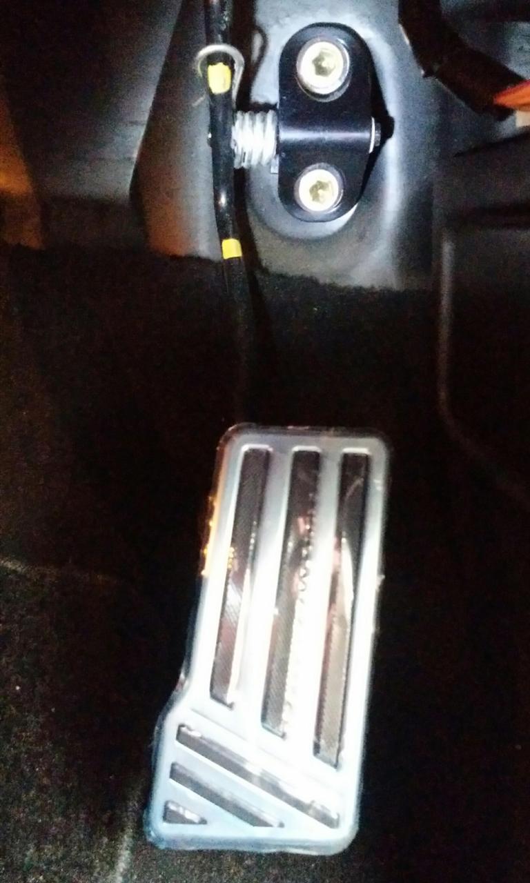 トヨタ純正 吊り下げ式アクセルペダル のパーツレビュー