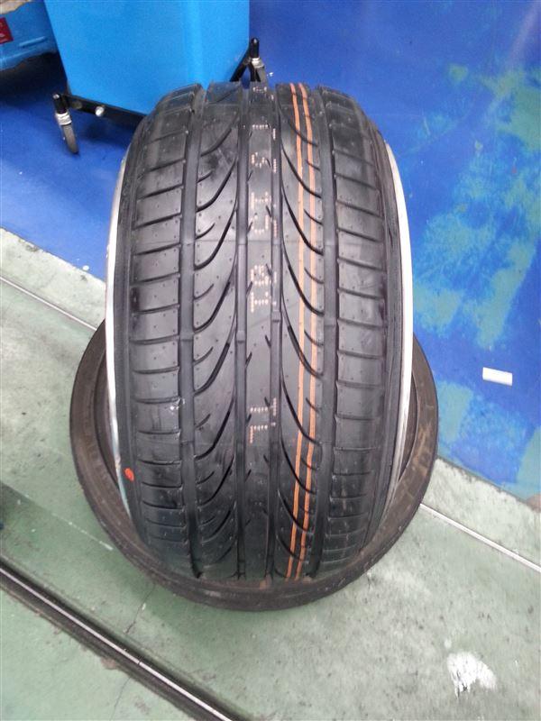 20インチ トヨタ マークX 持ち込みタイヤ交換 225/35R20 PINSO