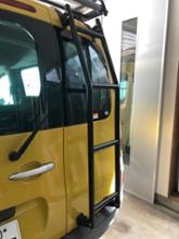 ルノー　カングー2 純正　テールランプ下部フィニッシャー　素地 ルノー(純正) 無塗装ブラック テールランプ下部フィニッシャー