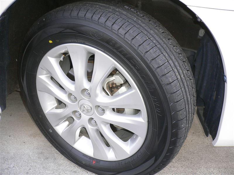 YOKOHAMA BluEarth RV-01 205/60R16 のパーツレビュー | ノア