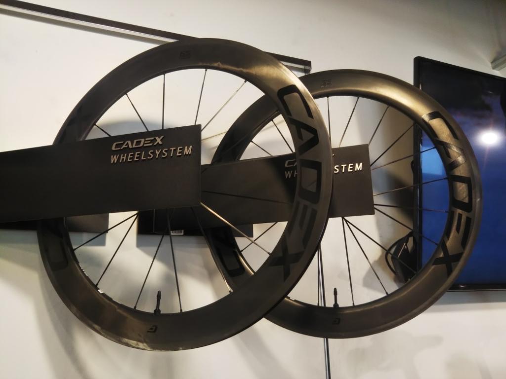 CADEX 65 Tubela ホイール（リア）定価23万円（CADEX CADEX 65