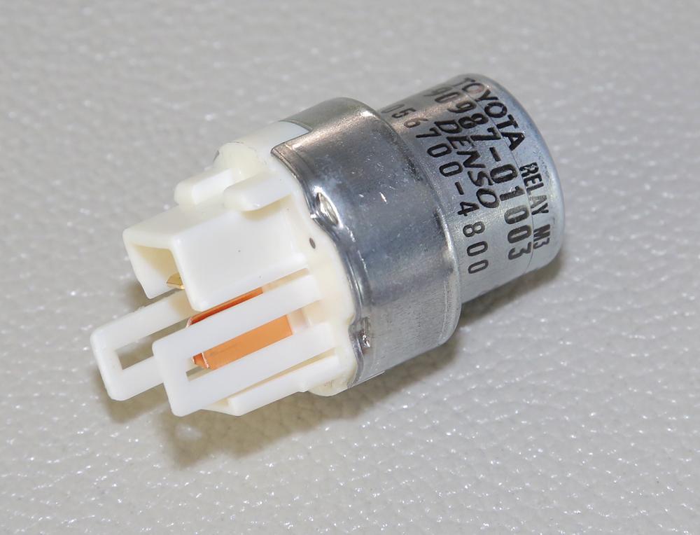 トヨタ(純正) 90987-01003 RELAY リレー のパーツレビュー