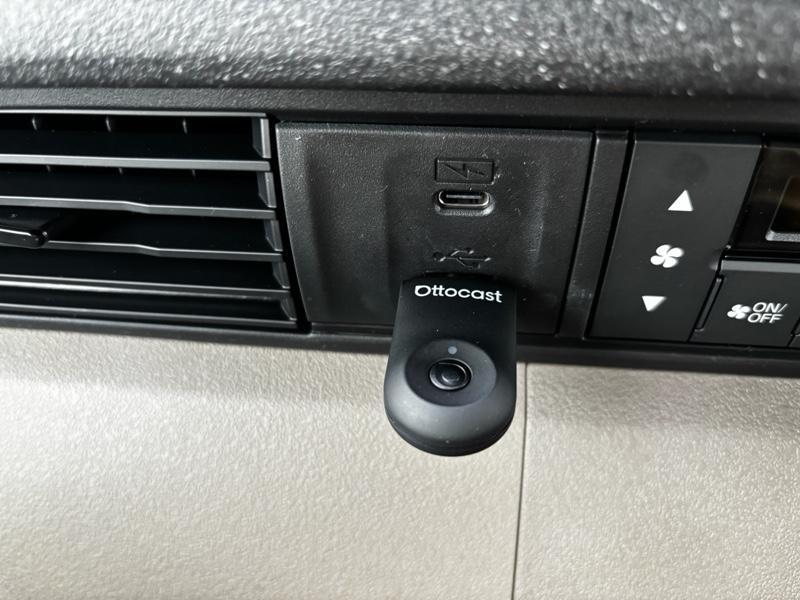 オットキャスト ワイヤレスCarPlay/Android Autoアダプター ミニ