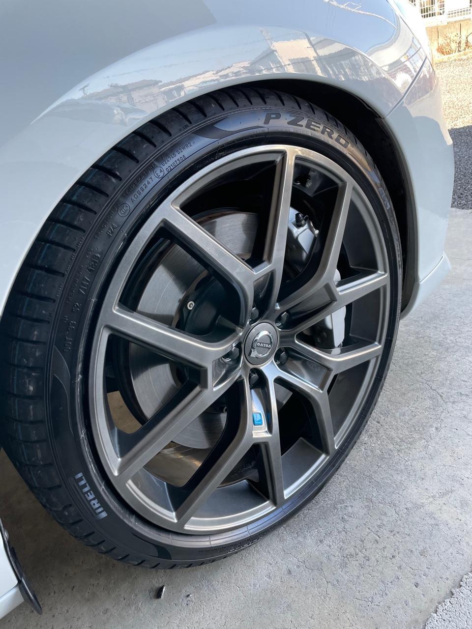 PIRELLI P ZERO 245/35 R20 95XL(VOL)NCS のパーツレビュー V60(ブリッジ) みんカラ