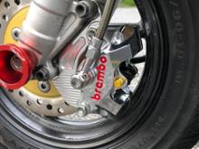 KKK PRODUCT ブレンボ2ポッド84mmカニ用キャリパーサポート の