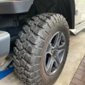 Mud-Terrain T/A KM2 BFGoodrich(ビーエフ・グッドリッチ)のタイヤの ...