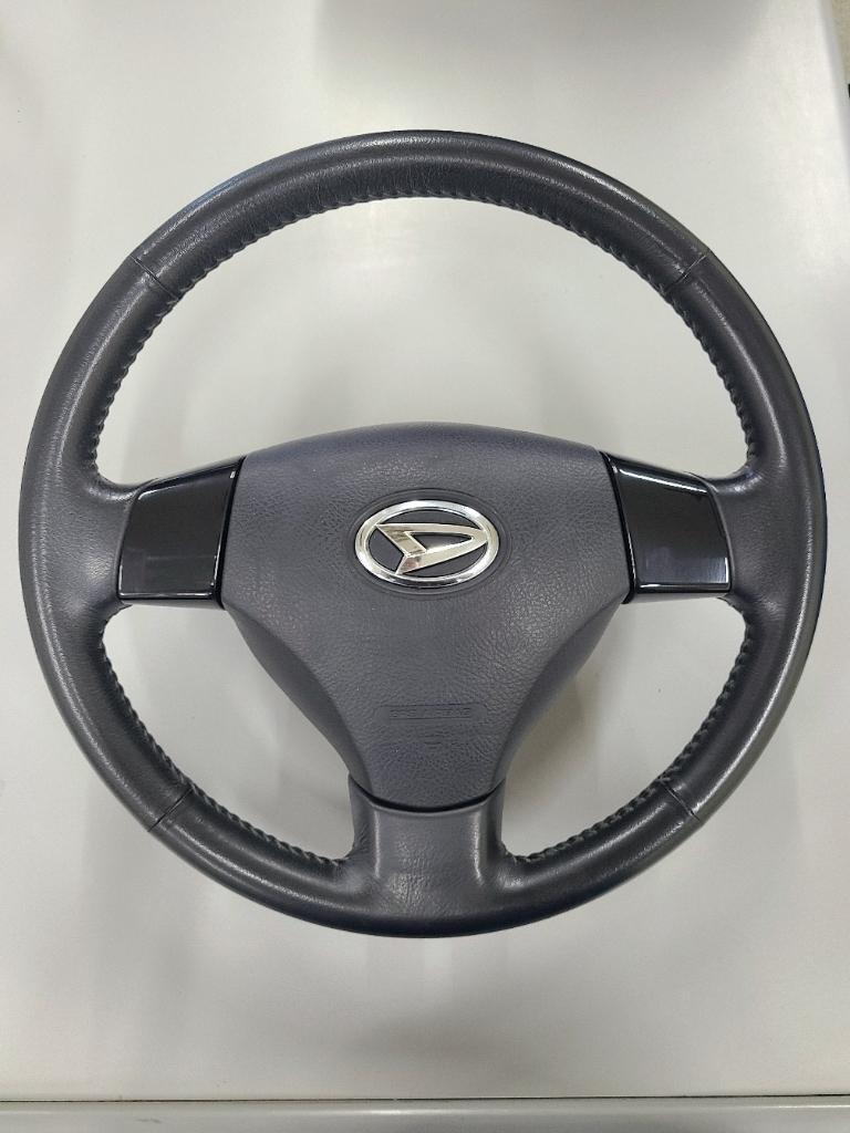 ダイハツ(純正) L375S タントカスタム 革巻きステアリング の