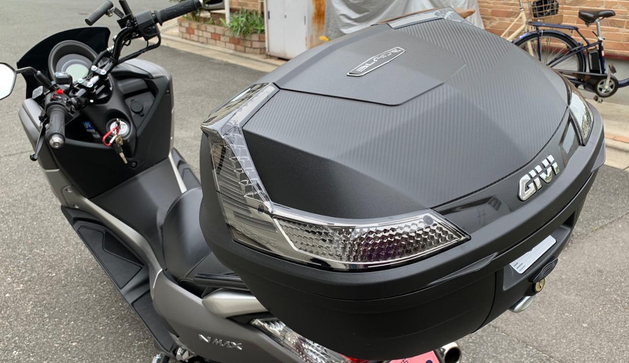 GIVI B37 未塗装ブラック TECHスモークレンズ のパーツレビュー | NMAX(コッテリーナ) | みんカラ