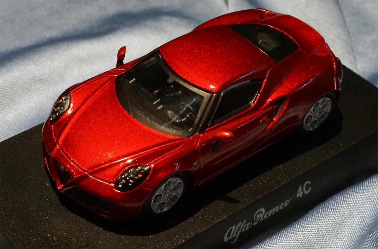アルファロメオ 4C 1/43 ミニカー ALFA ROMEO - メルカリ