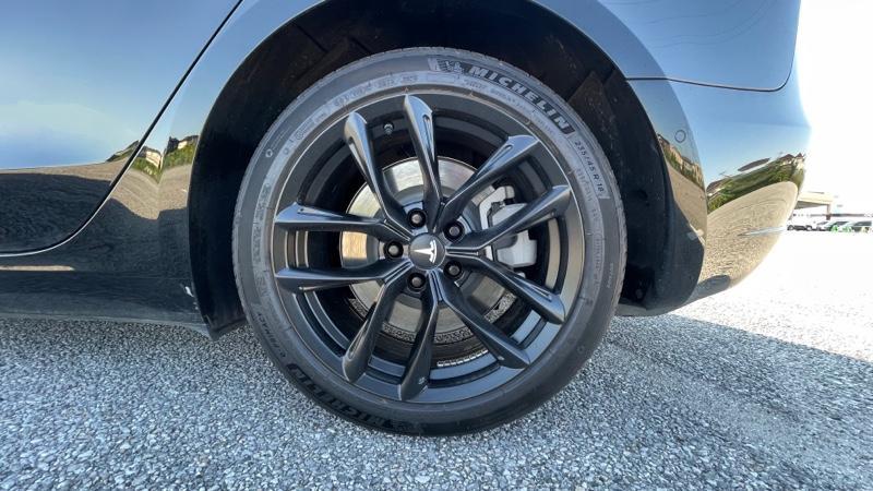新車外し！ミシュランe primacy 235/50/19 2本