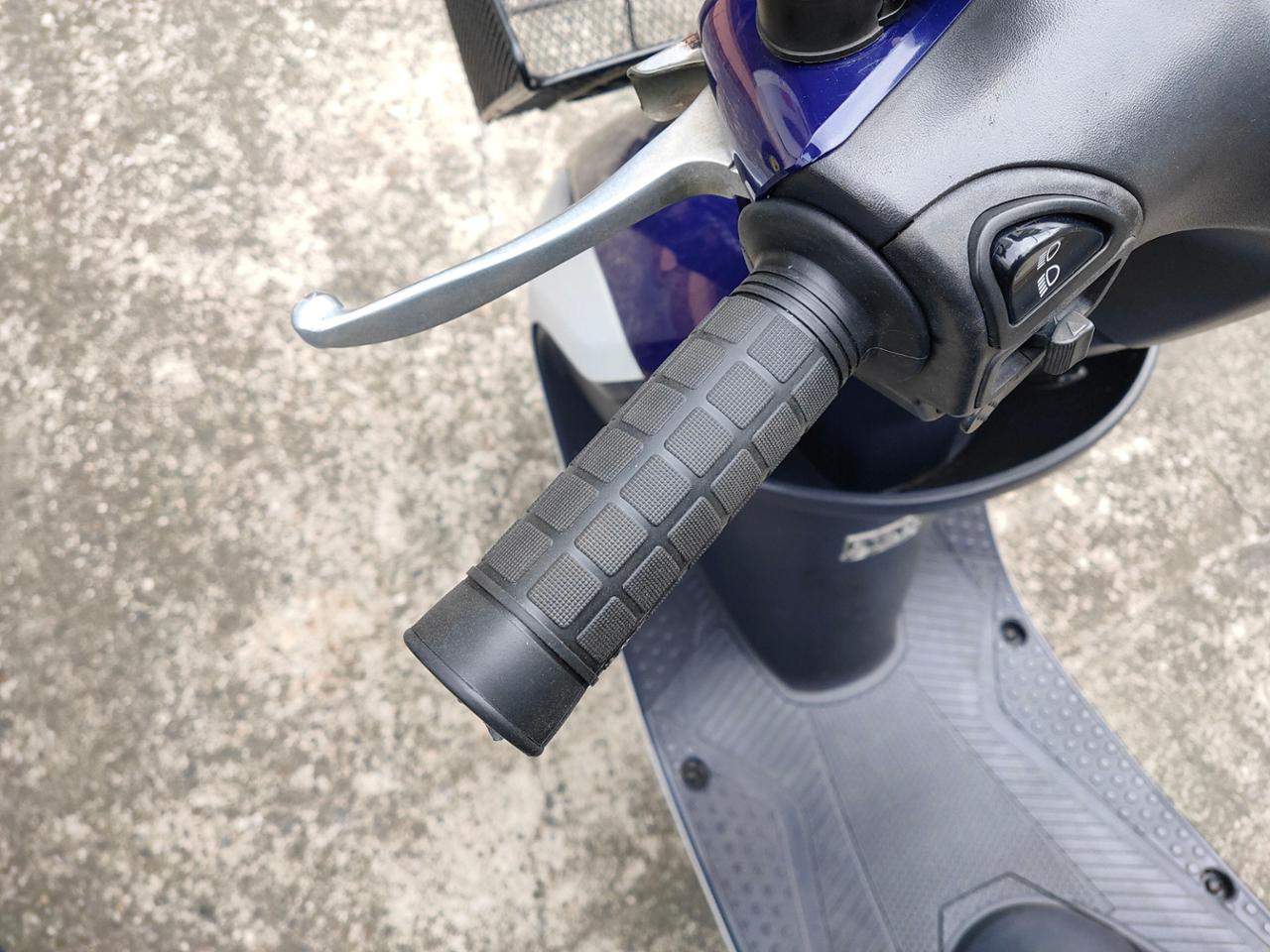 Amazon.co.jp: バイクグリップ 自転車グリップ バイクハンドル