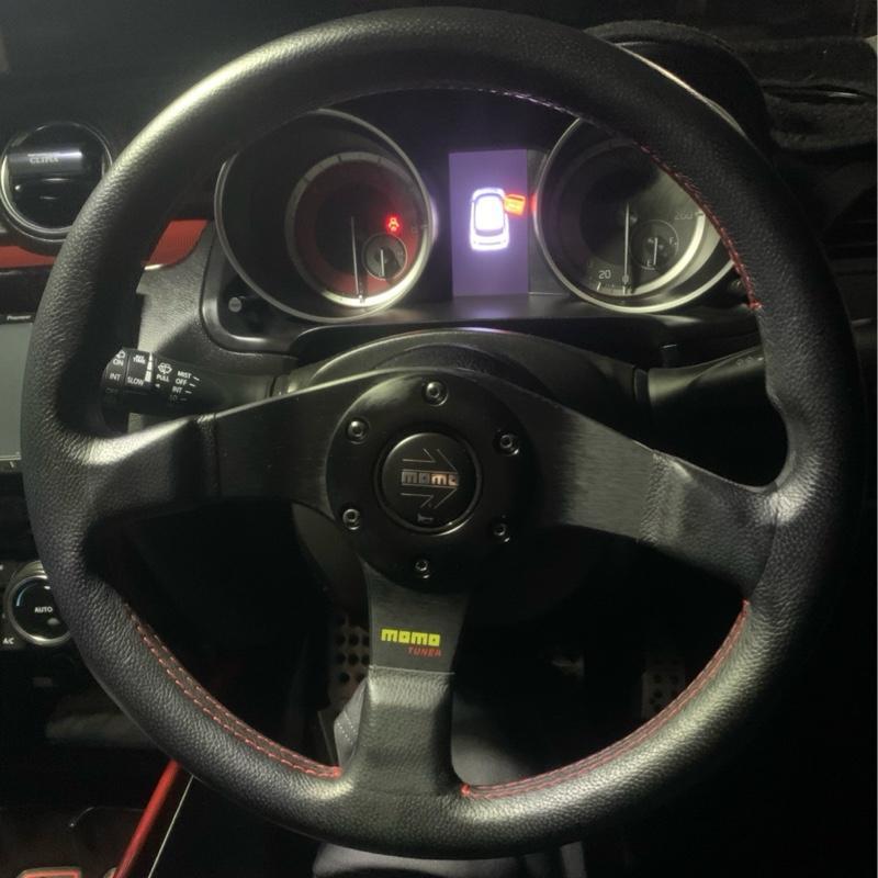 MOMO TUNERブラック 320mm ステアリング モモ 32Φ（MOMO モモ