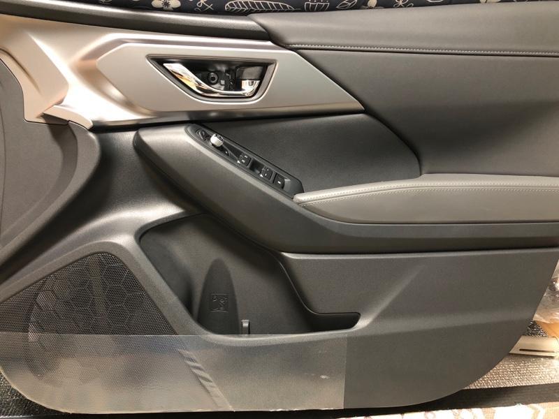 スバル(純正) GUインプレッサ輸出右ハンドル用ドアトリム の