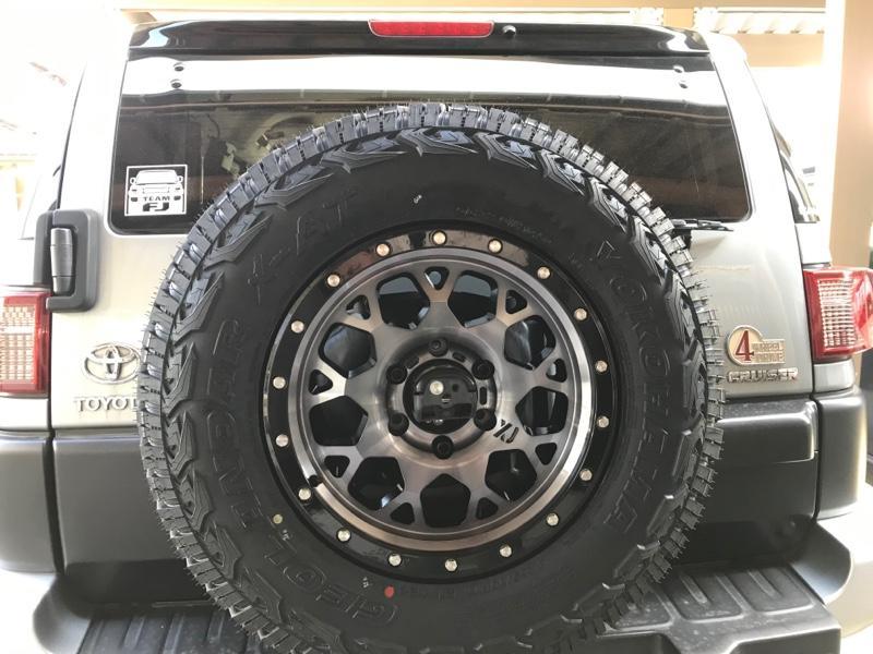 FJクルーザー純正20インチアルミホイール、タイヤヨコハマジオランダーHT FJクルーザー純正20インチアルミホイール、タイヤヨコハマ
