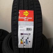 OUTRUN M-3 215/45R17 momo(モモ)のタイヤの口コミ・パーツ