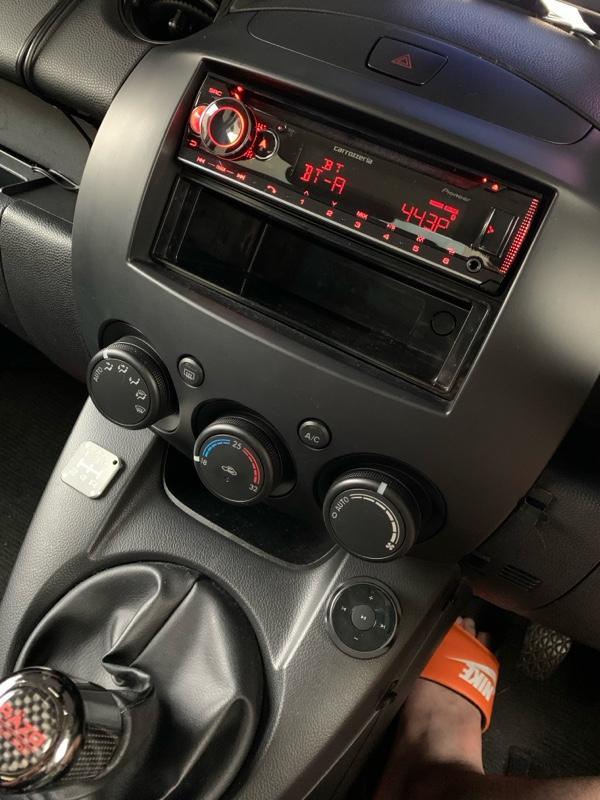 PIONEER / carrozzeria DEH-5600 のパーツレビュー | デミオ(そ