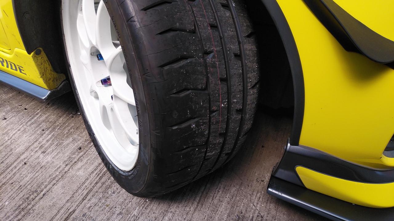 BRIDGESTONE POTENZA RE-71RS 255/40R17 のパーツレビュー