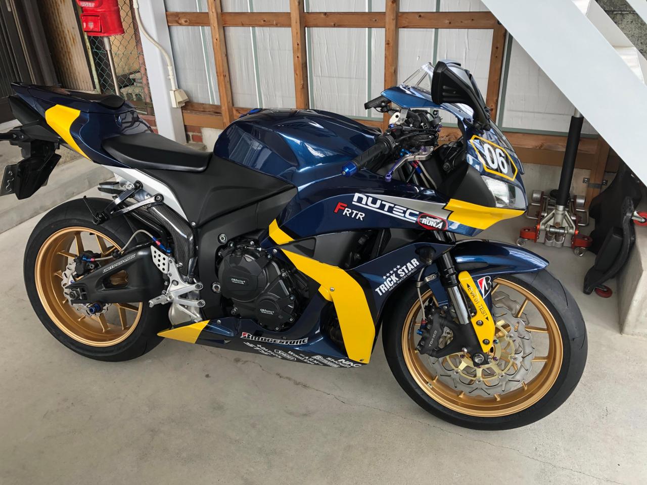 CBR600RR 左側カウル CBR600RR 09-13 用 オーダーカウル（カウル代込み） | Lafs