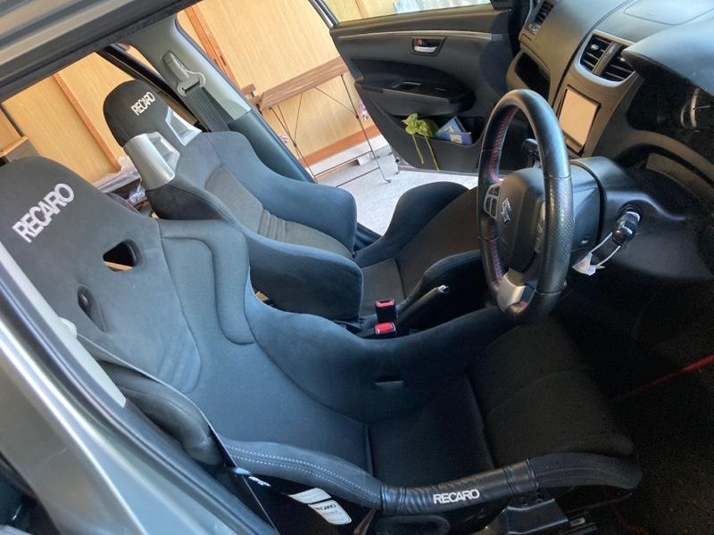 RECARO SR? 運転席にて使用-