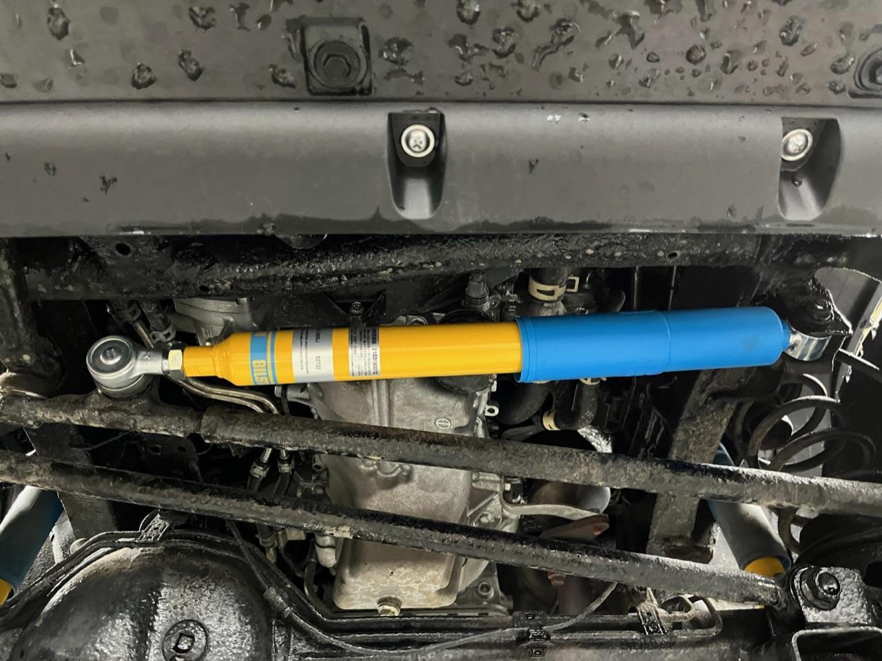 PISTONWORKS/BILSTEIN ジムニー用 ステアリングダンパー（JB64
