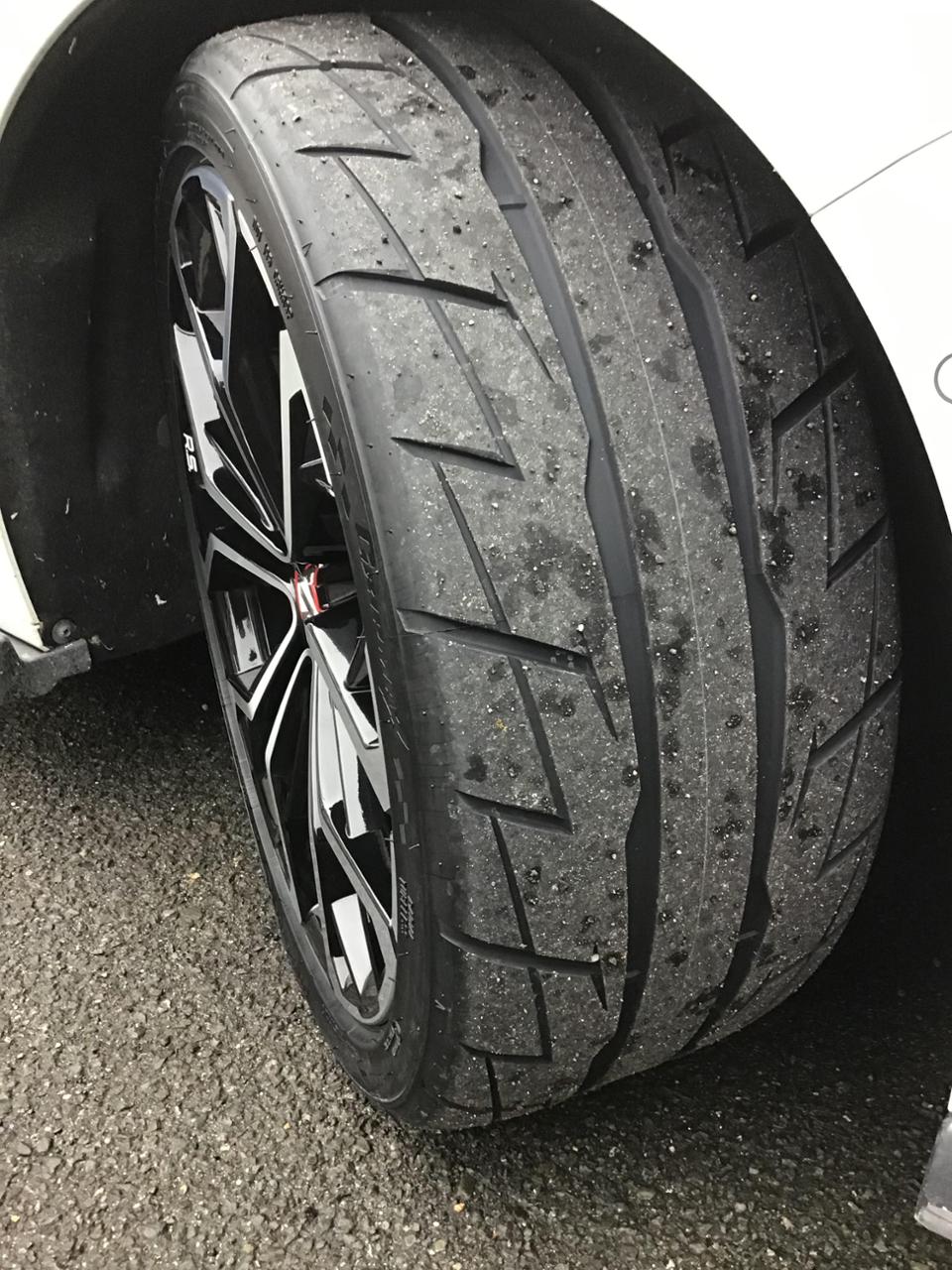 GRIPMAX PureGripRS Z-1 245/35ZR19 のパーツレビュー