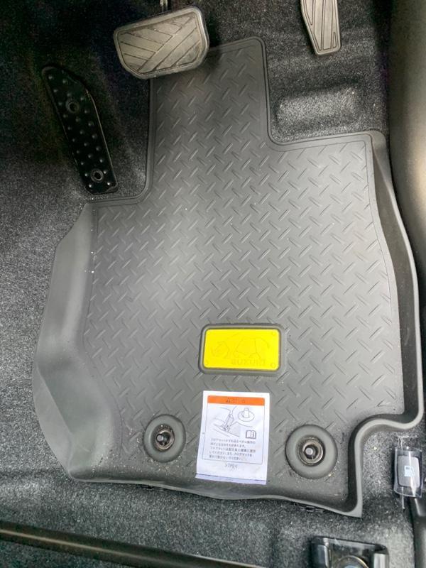 スズキ ジムニー 純正フロアマットグレードXCXLXG - 内装品、シート スズキ ジムニー 純正フロアマットグレードXCXLXG - 内装品、シート
