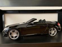 HOTWORKS RACING FACTORY AUTO PRO SHOP 1:18 Mercedes-Benz SLK