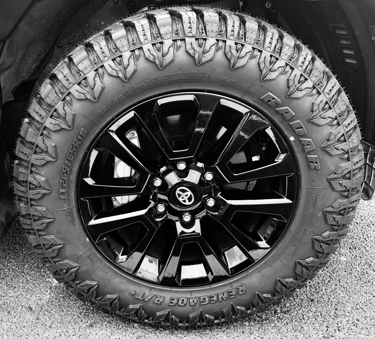 RADAR RENEGADE R/T+ 265/65R18 のパーツレビュー