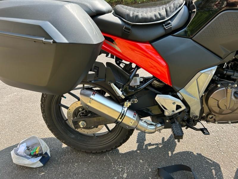 Willthinleye バイクサイレンサー スリップオンマフラー 汎用 38mm 50.8mm 全長37CM オートバイ排気パイプ サイレンサー シルバー